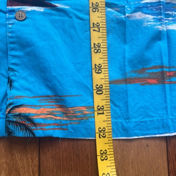 Men’s Short Sleeve Button Down - Picture 8 of 8